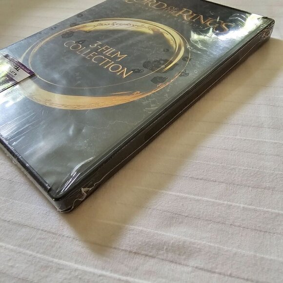 The Lord Of The Rings Theatrical Versions 3-Film Collection DVD - Picture 7 of 9